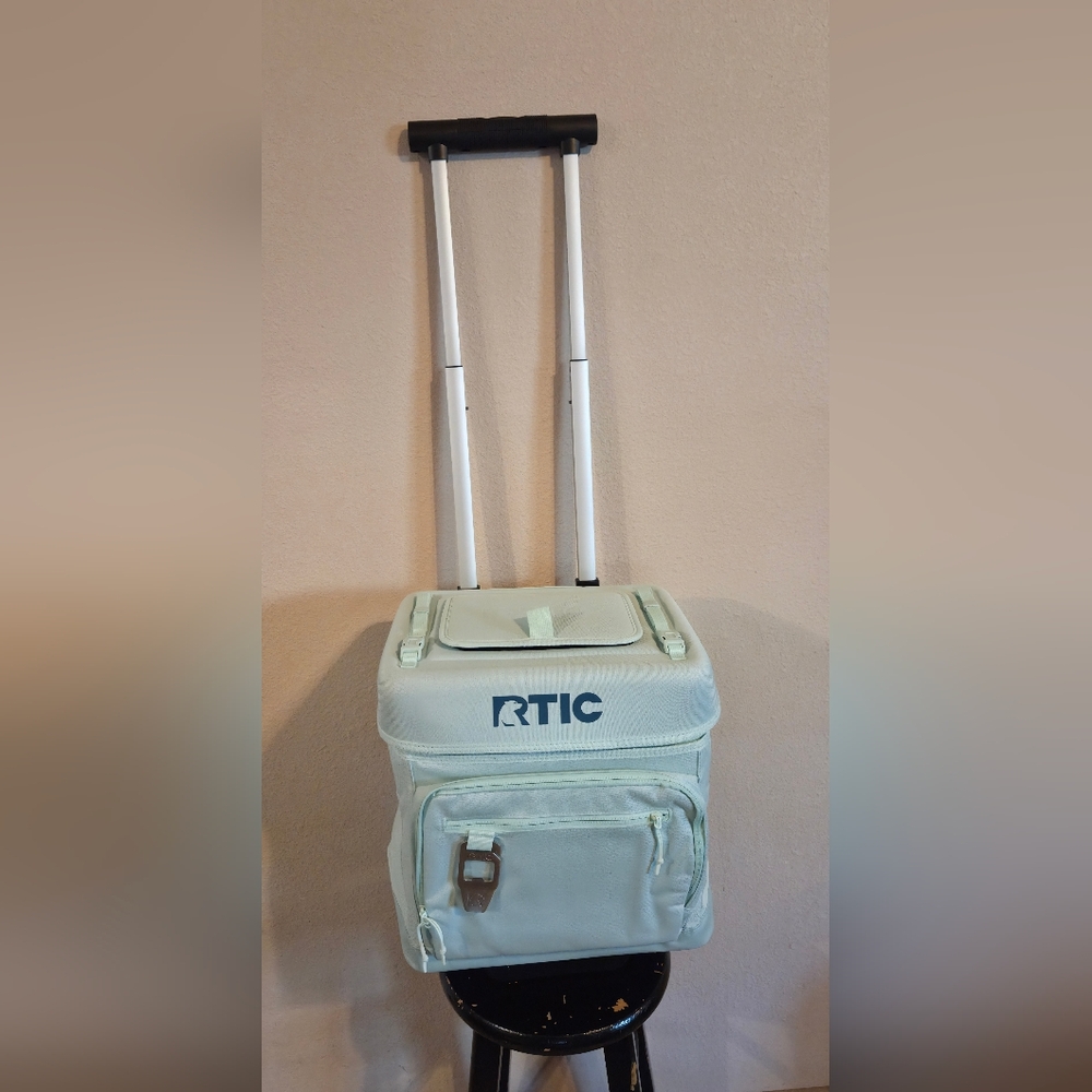 RTIC Fresh Mint  Rolling Cooler 40 Can Bag